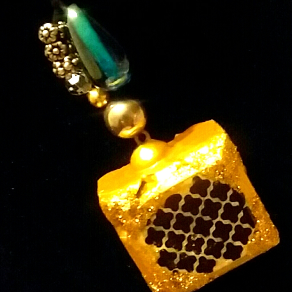 CONCRETE PENDANT NECKLACE